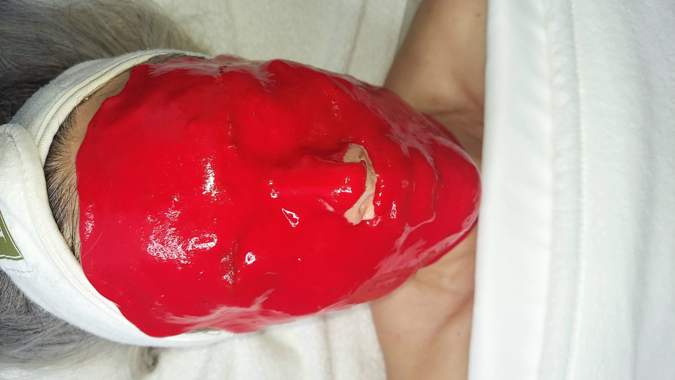 PolyLuronic™ Jelly Masks by Luminous Skin Lab | Jelly Mask Treatment Explained: What to Expect During Your Facial